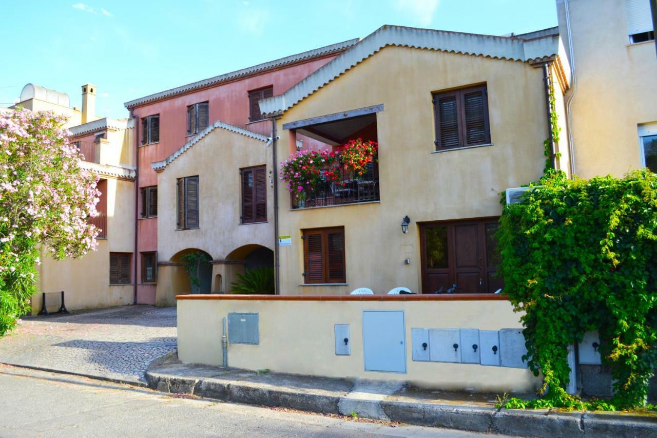 Casa Vacanza Porto Frailis Gia Porto Frailis B&B Арбатакс Экстерьер фото