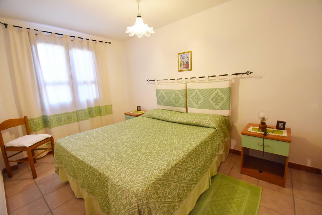 Casa Vacanza Porto Frailis Gia Porto Frailis B&B Арбатакс Экстерьер фото