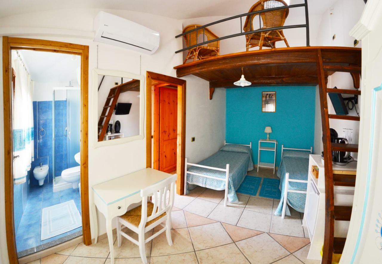 Casa Vacanza Porto Frailis Gia Porto Frailis B&B Арбатакс Экстерьер фото