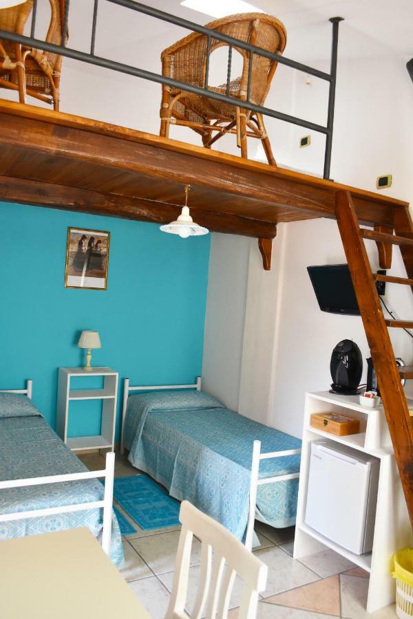 Casa Vacanza Porto Frailis Gia Porto Frailis B&B Арбатакс Экстерьер фото